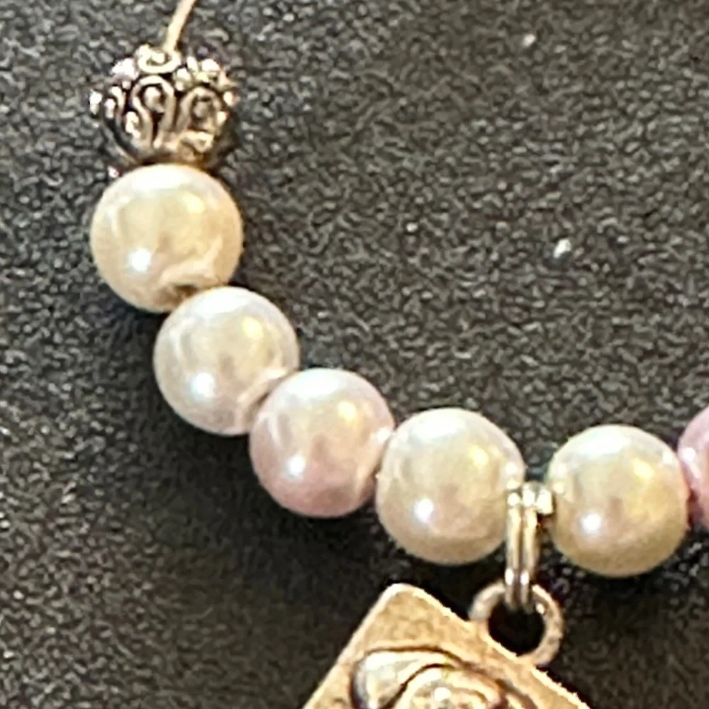 Wine glass tag stainless steel hoop pink/white/metal beads, dog charm